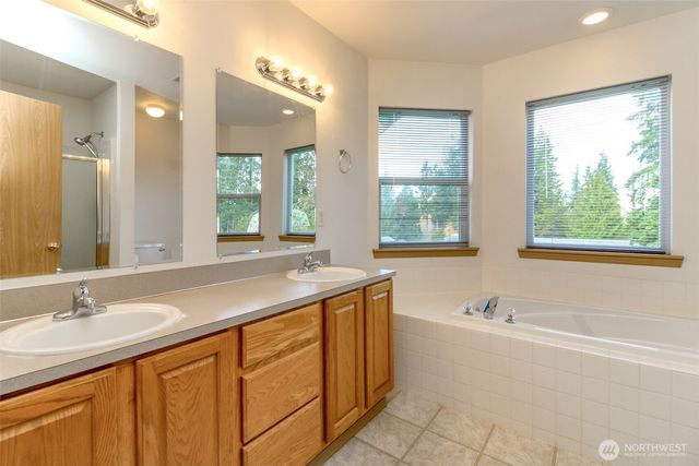 12101 30th St E, Edgewood, WA 98372