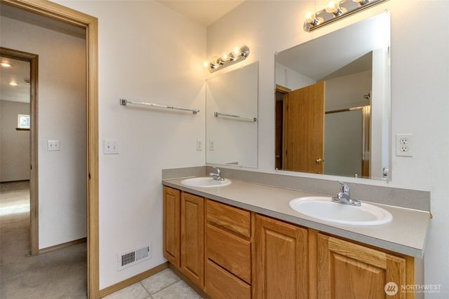 12101 30th St E, Edgewood, WA 98372