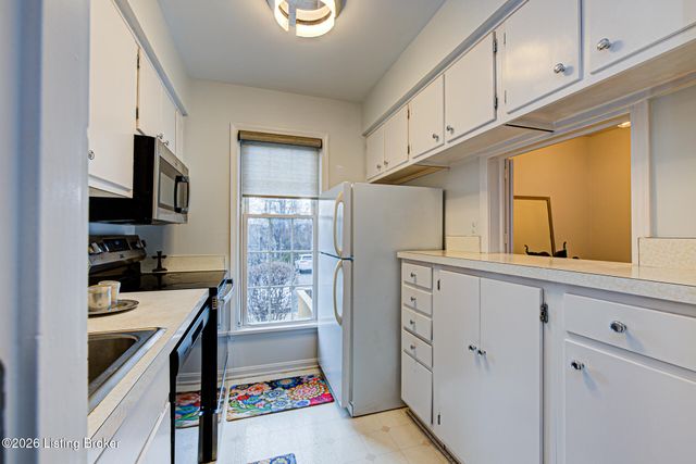 521 Zorn Ave APT D2, Louisville, KY 40206