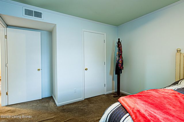 521 Zorn Ave APT D2, Louisville, KY 40206