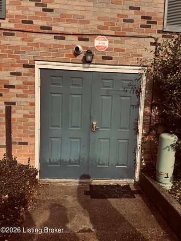 521 Zorn Ave APT D2, Louisville, KY 40206