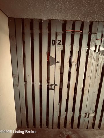 521 Zorn Ave APT D2, Louisville, KY 40206