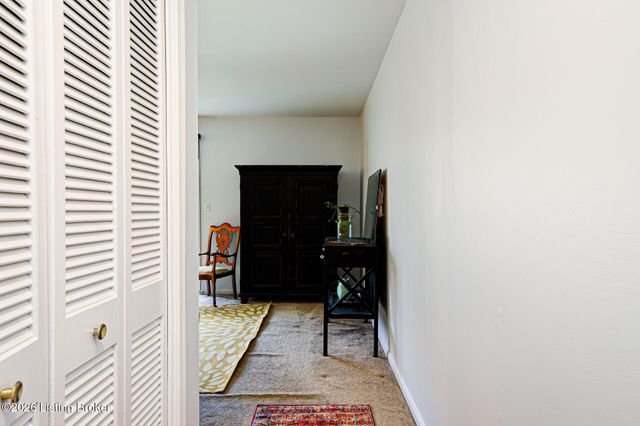 521 Zorn Ave APT D2, Louisville, KY 40206