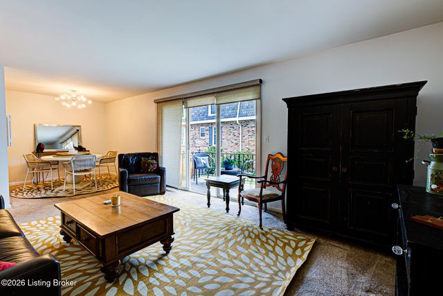 521 Zorn Ave APT D2, Louisville, KY 40206