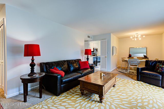 521 Zorn Ave APT D2, Louisville, KY 40206