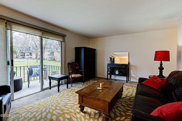 521 Zorn Ave APT D2, Louisville, KY 40206