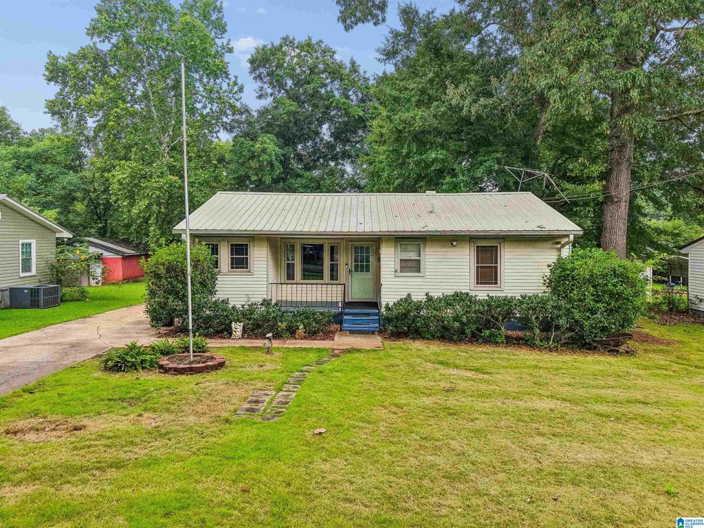 2440 22ND STREET N, Hueytown, AL 35023