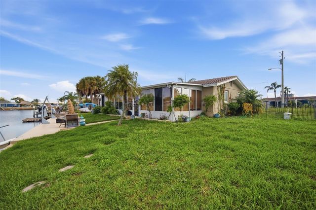 12816 4TH ISLE, Hudson, FL 34667