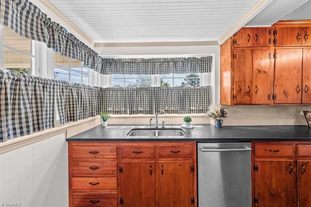1326 Brookdale Drive, Asheboro, NC 27205
