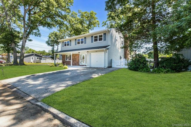 258 Lafayette Road, West Babylon, NY 11704