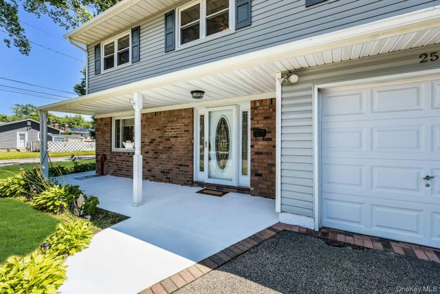 258 Lafayette Road, West Babylon, NY 11704