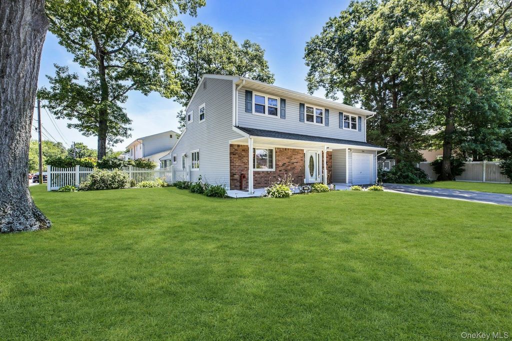 258 Lafayette Road, West Babylon, NY 11704