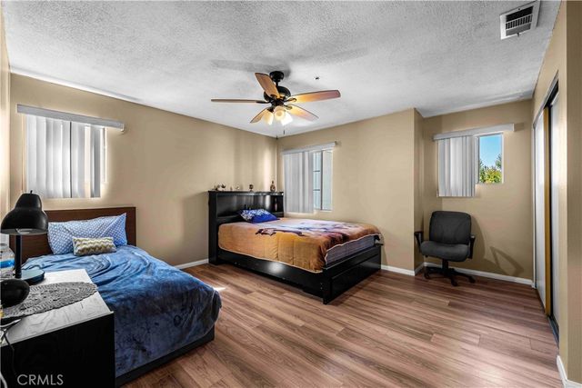 13550 Foothill Blvd 14, Sylmar, CA 91342