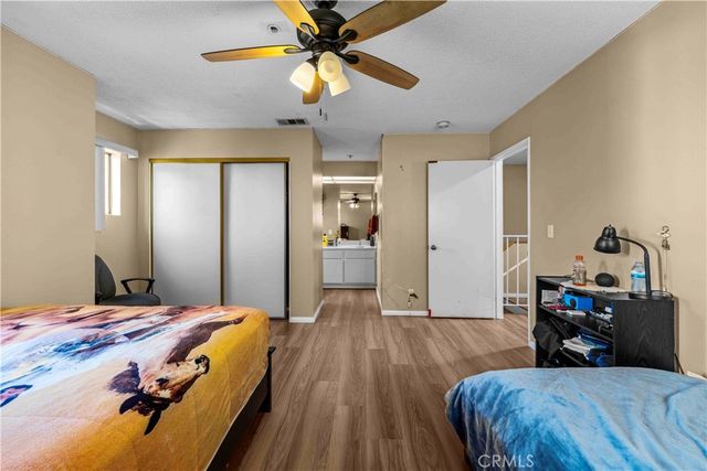 13550 Foothill Blvd 14, Sylmar, CA 91342