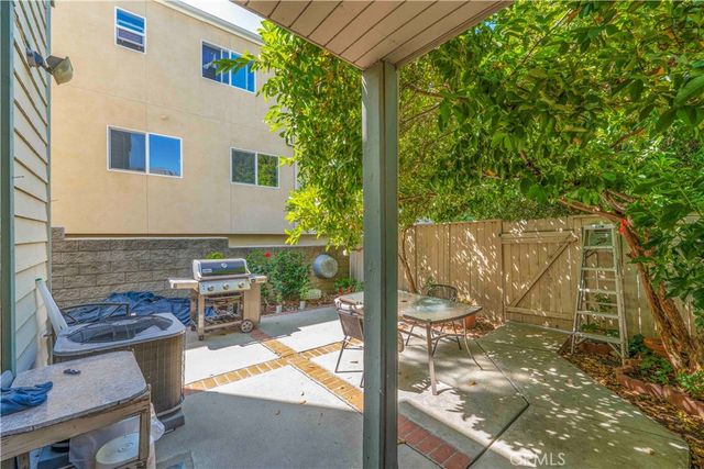 13550 Foothill Blvd 14, Sylmar, CA 91342