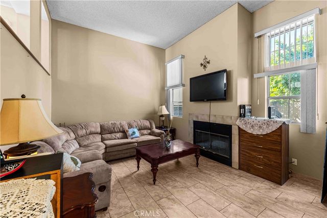 13550 Foothill Blvd 14, Sylmar, CA 91342