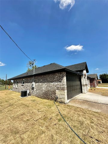 1522 Hemphill Street, Greenville, TX 75401