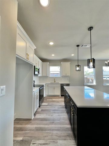 1522 Hemphill Street, Greenville, TX 75401