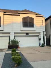 824 Birdsall Street, Houston, TX 77007