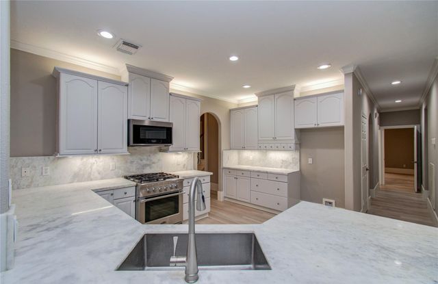 3315 E Bayou Drive, Shoreacres, TX 77571