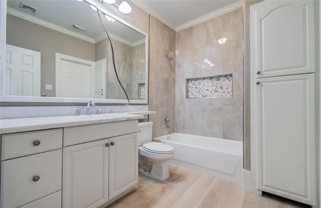 3315 E Bayou Drive, Shoreacres, TX 77571