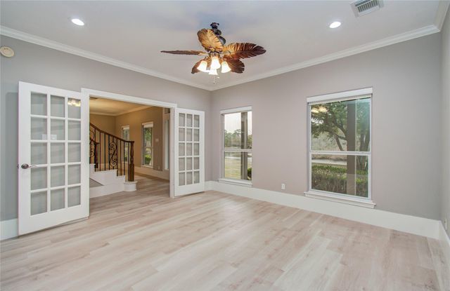 3315 E Bayou Drive, Shoreacres, TX 77571