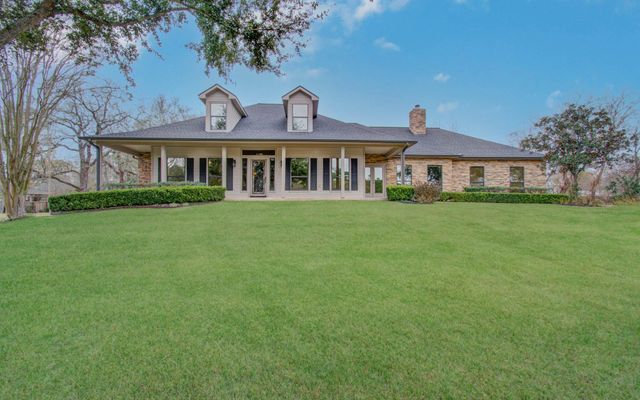3315 E Bayou Drive, Shoreacres, TX 77571