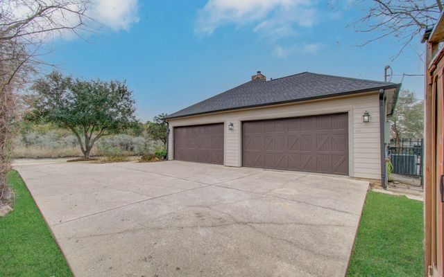 3315 E Bayou Drive, Shoreacres, TX 77571