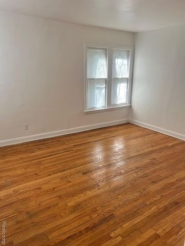 9620 Strathmoor Street, Detroit, MI 48227