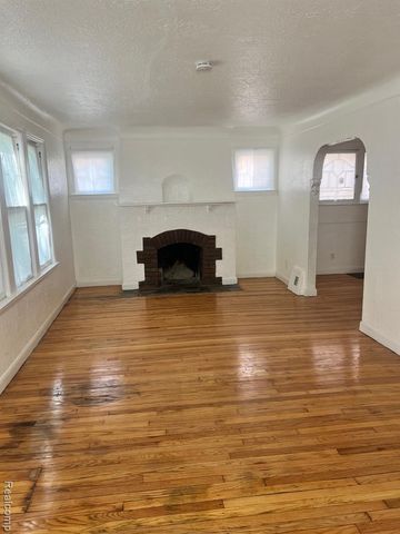 9620 Strathmoor Street, Detroit, MI 48227