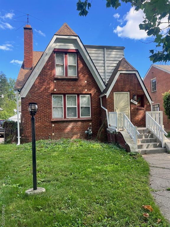 9620 Strathmoor Street, Detroit, MI 48227