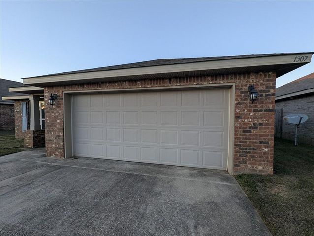 1307 Fairlawn Drive, Semmes, AL 36575