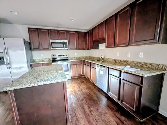 1307 Fairlawn Drive, Semmes, AL 36575