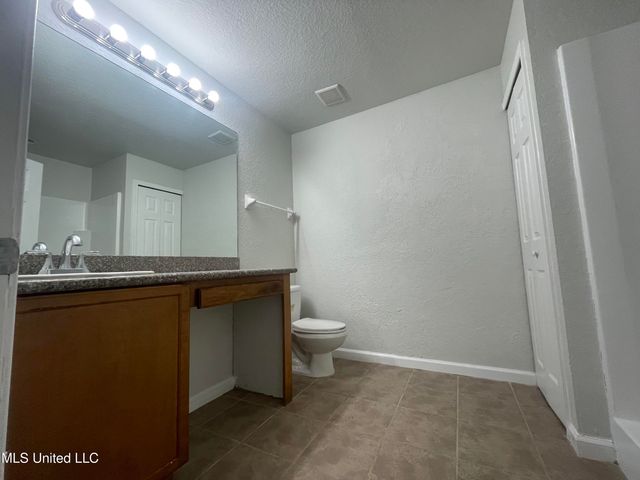 6098 W Ridley Street, Bay Saint Louis, MS 39520