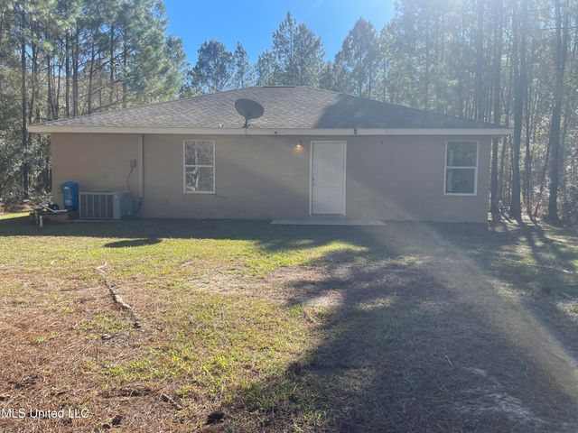 6098 W Ridley Street, Bay Saint Louis, MS 39520