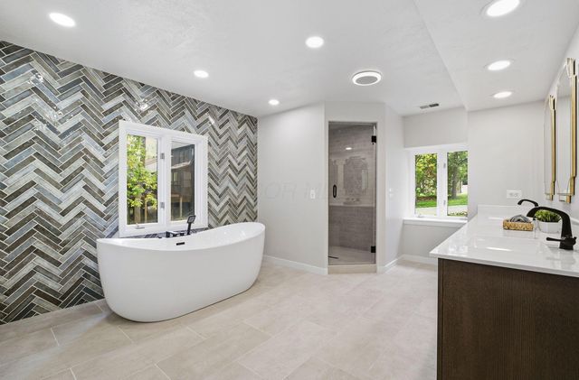 4640 Donegal Cliffs Drive, Dublin, OH 43017