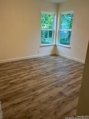 5034 Creekmoor, San Antonio, TX 78220