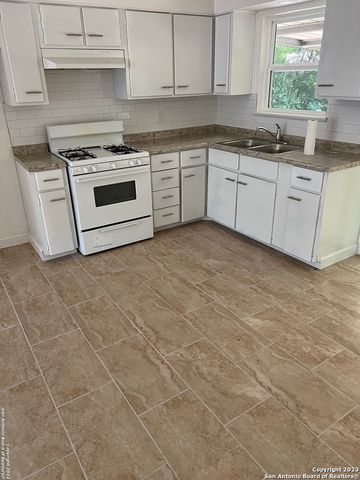 5034 Creekmoor, San Antonio, TX 78220