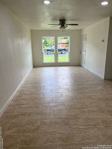 5034 Creekmoor, San Antonio, TX 78220