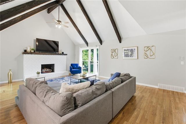 2110 W 120th Street, Leawood, KS 66209