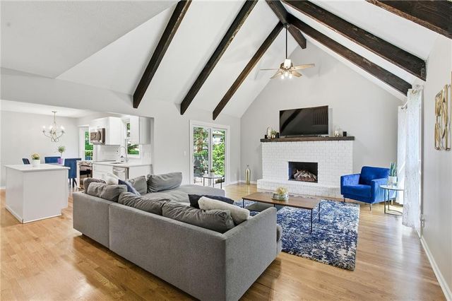 2110 W 120th Street, Leawood, KS 66209