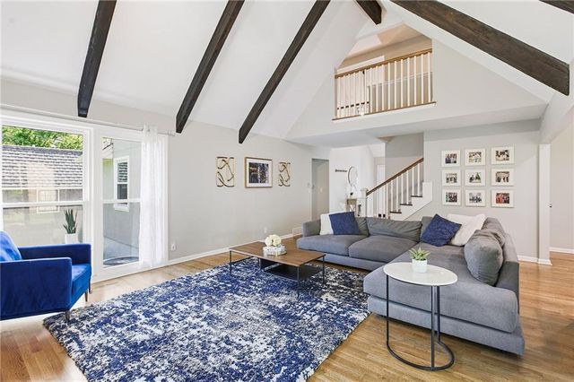 2110 W 120th Street, Leawood, KS 66209