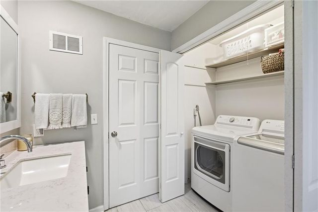 2110 W 120th Street, Leawood, KS 66209