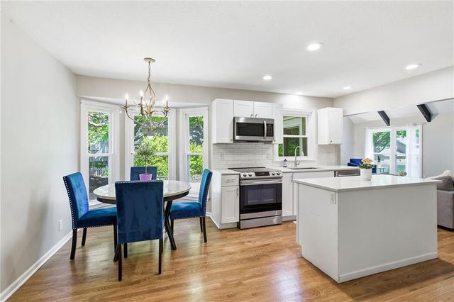 2110 W 120th Street, Leawood, KS 66209