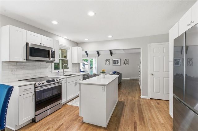 2110 W 120th Street, Leawood, KS 66209