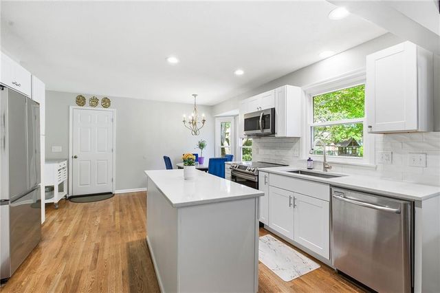 2110 W 120th Street, Leawood, KS 66209