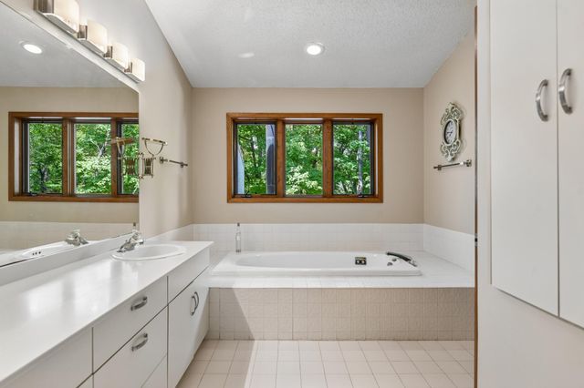11620 Vista Drive, Hopkins, MN 55343