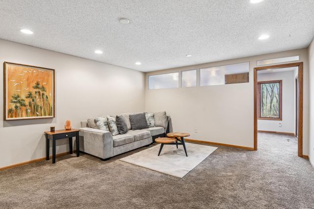 11620 Vista Drive, Hopkins, MN 55343