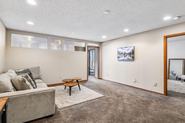 11620 Vista Drive, Hopkins, MN 55343