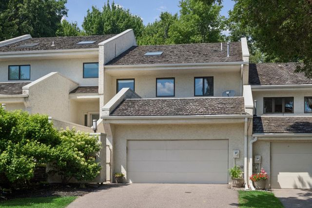 11620 Vista Drive, Hopkins, MN 55343